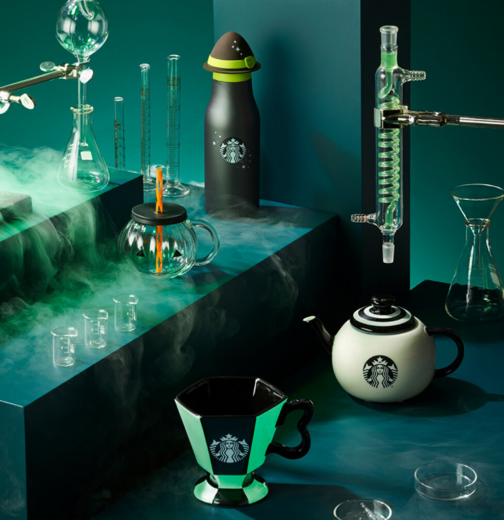 スターバックス 暗闇で光るタンブラー セット スタッズ 暗闇で光る\u201dユニークなタンブラーも！韓国「スターバックス」から発売